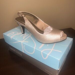 Life Stride Silver Metallic Heels